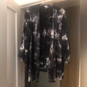 NWOT White Birch Black Tie Dye Kimono